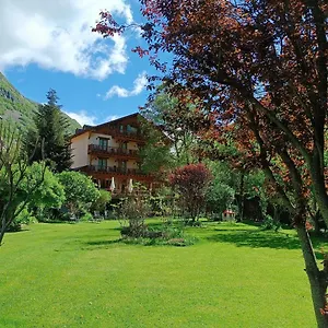 Estanys Blaus 3* Tavascán